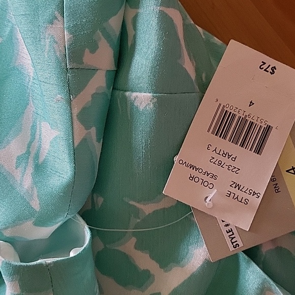 Dress - Picture 6 of 6